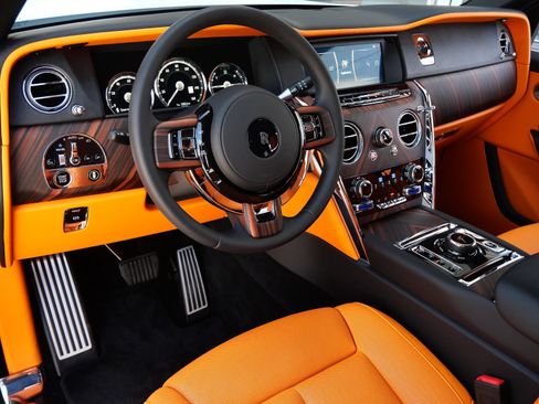 Certified 2024 Rolls-Royce Cullinan AWD/4WD image 17