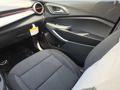 New 2026 Chevrolet Trax RS w/ Sunroof Package FWD image 18