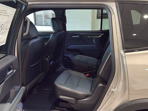 New 2026 GMC Acadia AT4 w/ Luxury Package image 19