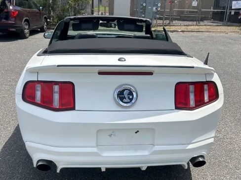 Used 2012 Ford Mustang Shelby GT500 RWD image 4
