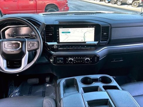 Used 2025 GMC Sierra 1500 SLT image 6