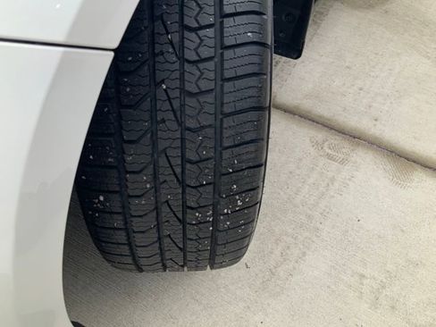 Used 2023 Toyota Corolla SE w/ SE Premium Package image 11