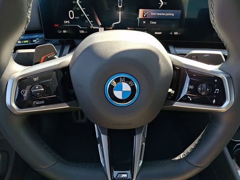 Certified 2025 BMW i5 xDrive40 w/ M Sport Package AWD/4WD image 21