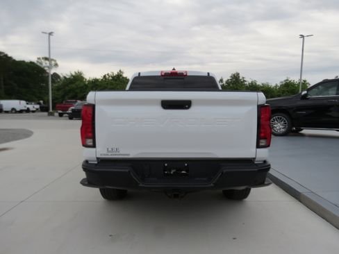 Used 2024 Chevrolet Colorado Z71 w/ Z71 Convenience Package 2 AWD/4WD image 4