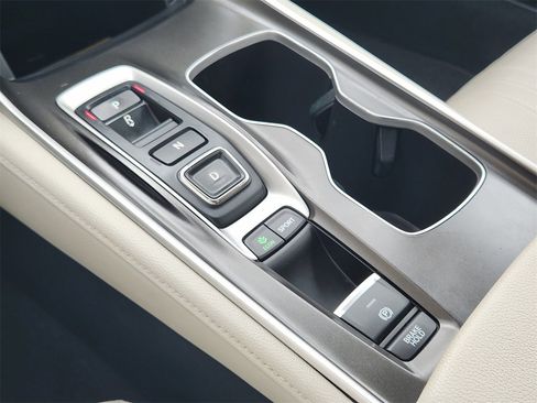 Certified 2018 Honda Accord Touring image 19