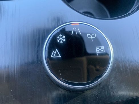 Used 2024 Nissan Rogue S image 19