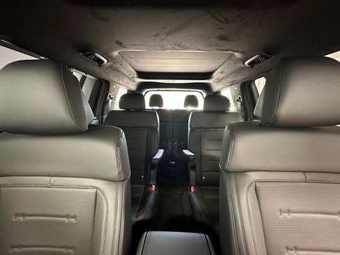 Used 2025 Hyundai Santa Fe Calligraphy AWD/4WD image 31