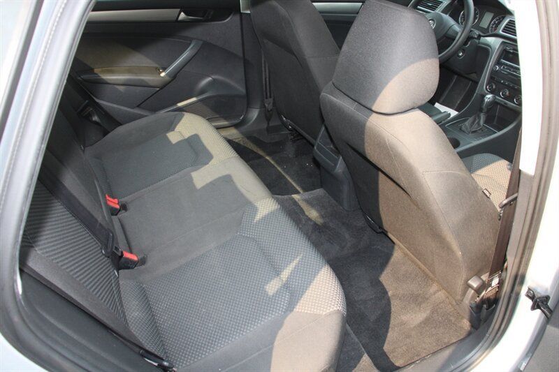 Used 2014 Volkswagen Passat 2.5 S FWD image 6