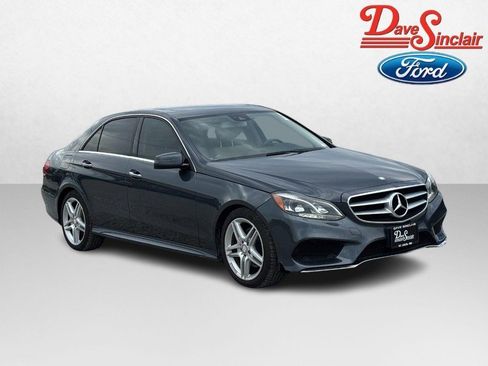 Used 2014 Mercedes-Benz E 350 4MATIC Sedan image 4