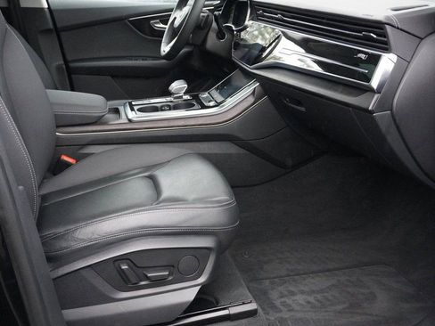 Used 2023 Audi Q8 Premium AWD/4WD image 27