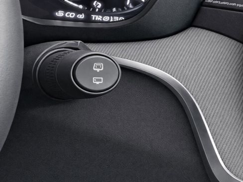 Used 2021 Volvo V60 T6 R-Design w/ Advanced Package FWD image 19