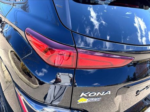 Used 2023 Hyundai Kona SE image 32