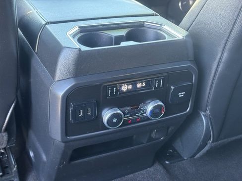 Used 2020 Ford Expedition Limited image 12