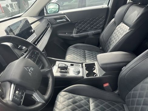 Used 2024 Mitsubishi Outlander SEL Black Edition image 10