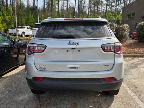 Used 2025 Jeep Compass Latitude image 6