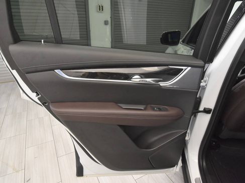 Used 2023 Cadillac XT6 Premium Luxury AWD/4WD image 18