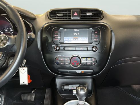 Used 2017 Kia Soul + w/ Designer's Package FWD image 17