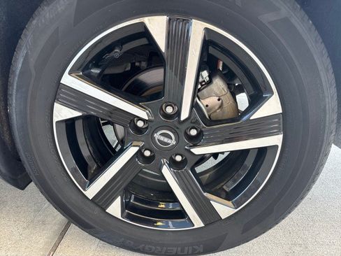 Used 2025 Nissan Sentra SV FWD image 5