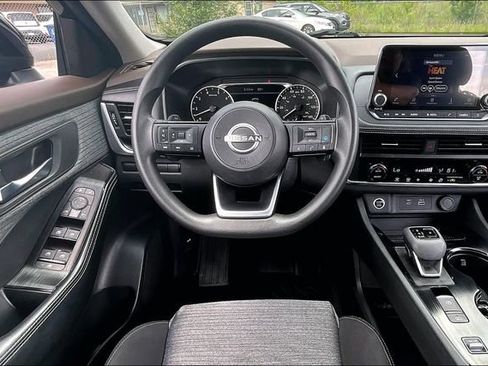 Certified 2023 Nissan Rogue SV FWD image 8