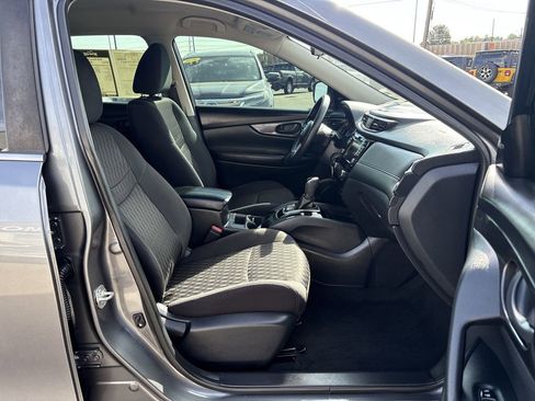Used 2020 Nissan Rogue S image 31