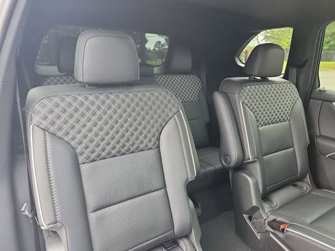 Used 2024 GMC Acadia Denali w/ Super Cruise Package AWD/4WD image 9