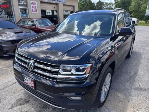 Used 2020 Volkswagen Atlas SE w/ Panoramic Sunroof Package FWD image 2