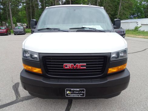 Used 2019 GMC Savana 3500 Extended w/ Driver Convenience Package image 3