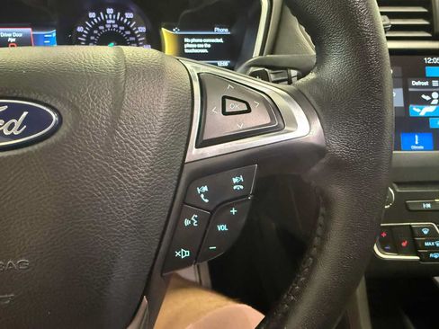 Used 2018 Ford Fusion SE w/ Fusion SE Technology Package FWD image 30
