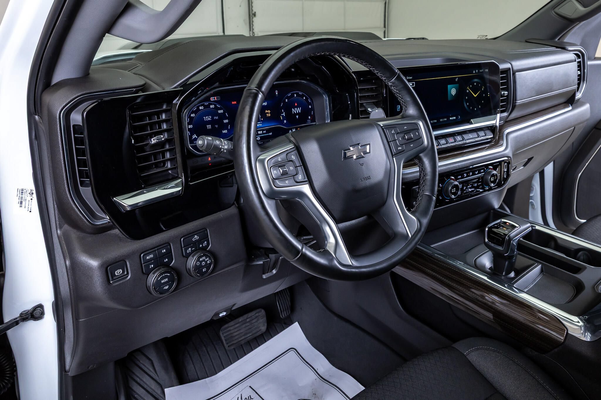 Used 2024 Chevrolet Silverado 1500 LT Trail Boss w/ Protection Package AWD/4WD image 14