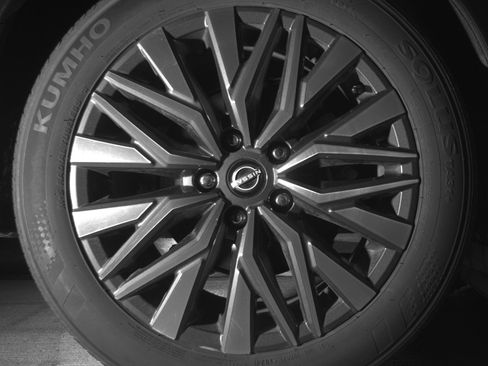 Used 2025 Nissan Altima 2.5 SV FWD image 15