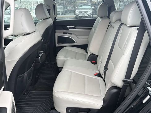 Used 2020 Kia Telluride S w/ S 8 Passenger Seating Package image 11
