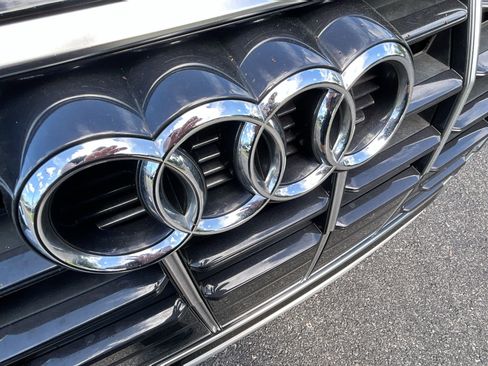 Used 2021 Audi Q5 Premium image 33