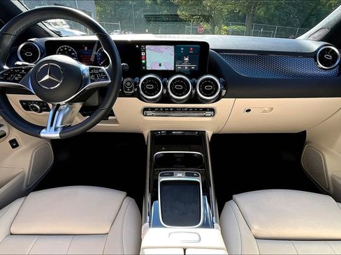 Used 2025 Mercedes-Benz GLA 250 4MATIC image 15