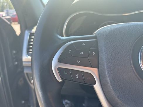 Used 2018 Jeep Grand Cherokee Altitude AWD/4WD image 22