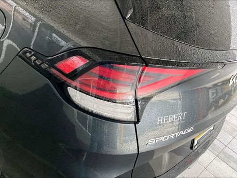 Used 2024 Kia Sportage SX image 28