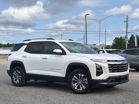 Used 2025 Chevrolet Equinox LT w/ Convenience Package II AWD/4WD image 2
