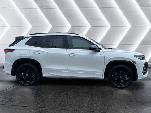 Used 2025 Volkswagen Tiguan SE R-Line AWD/4WD image 8