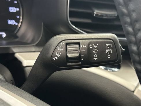 Used 2023 Ford Explorer XLT w/ Equipment Group 202A AWD/4WD image 36