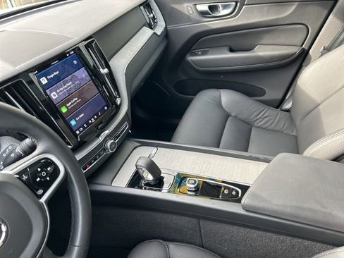 Certified 2025 Volvo XC60 B5 Plus image 19