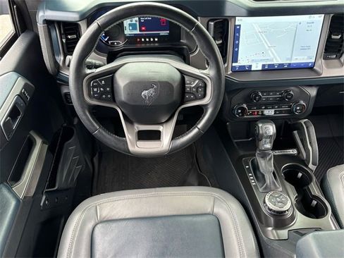 Used 2023 Ford Bronco Outer Banks image 8