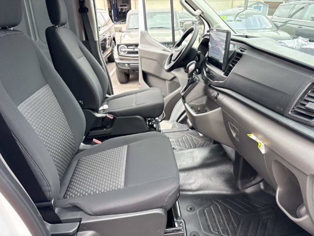 New 2027 Ford Transit 250 148 Medium Roof RWD image 19