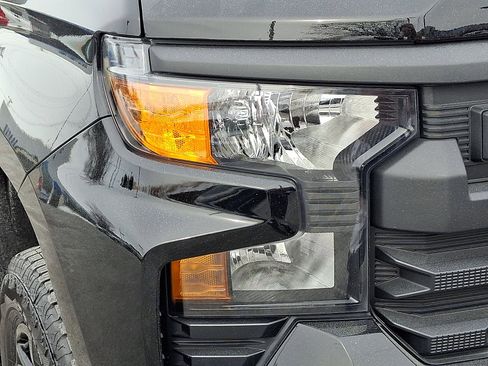 Used 2026 Chevrolet Silverado 1500 Custom Trail Boss w/ LPO, Dark Essentials Package image 9