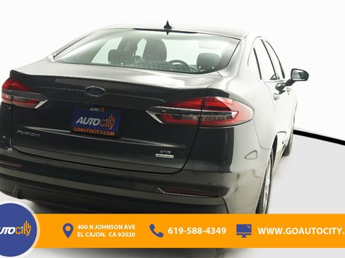 Used 2019 Ford Fusion SE FWD image 10