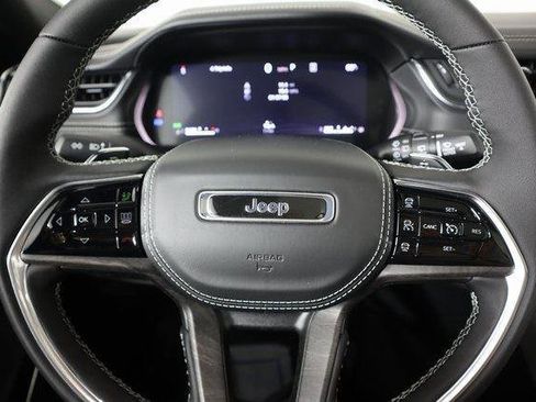 New 2025 Jeep Grand Cherokee Overland image 10