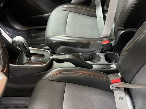 Used 2018 Chevrolet Trax LT w/ LT Convenience Package FWD image 22