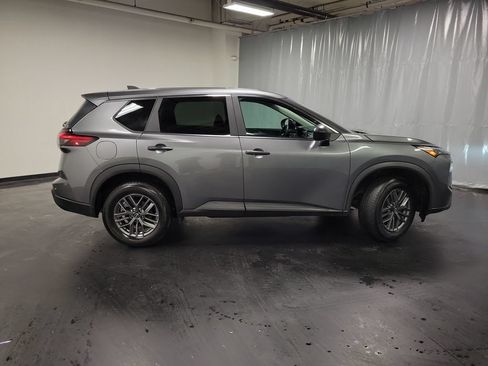 Used 2024 Nissan Rogue S AWD/4WD image 9