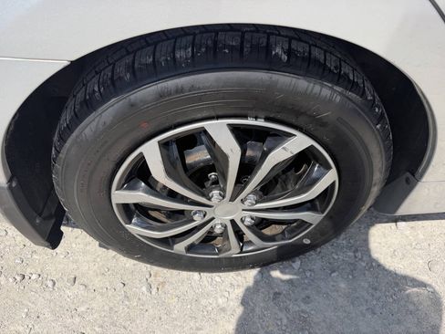 Used 2012 Toyota Camry LE FWD image 11