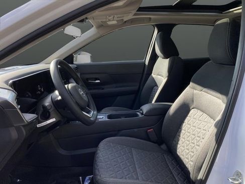 New 2026 Nissan Kicks SV w/ SV Premium Package image 5