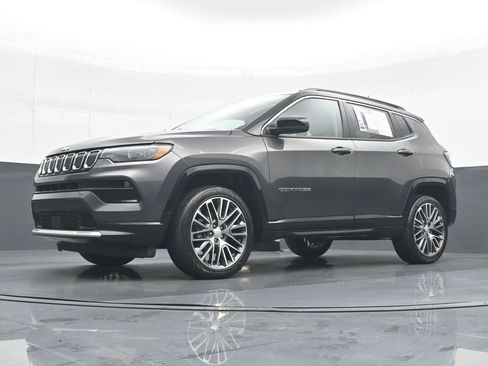 Used 2022 Jeep Compass Limited w/ Elite Group image 16