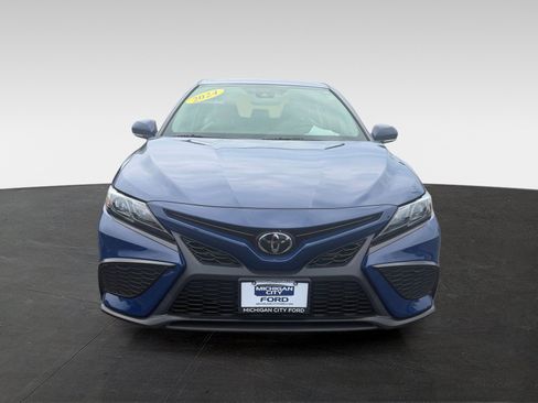 Used 2024 Toyota Camry SE w/ Cold Weather Package AWD/4WD image 6